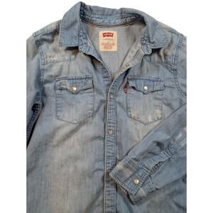 Levi's Denim Distressed Pearl Snap Shirt Size L Jr Long Sleeve Lt Wash Classic